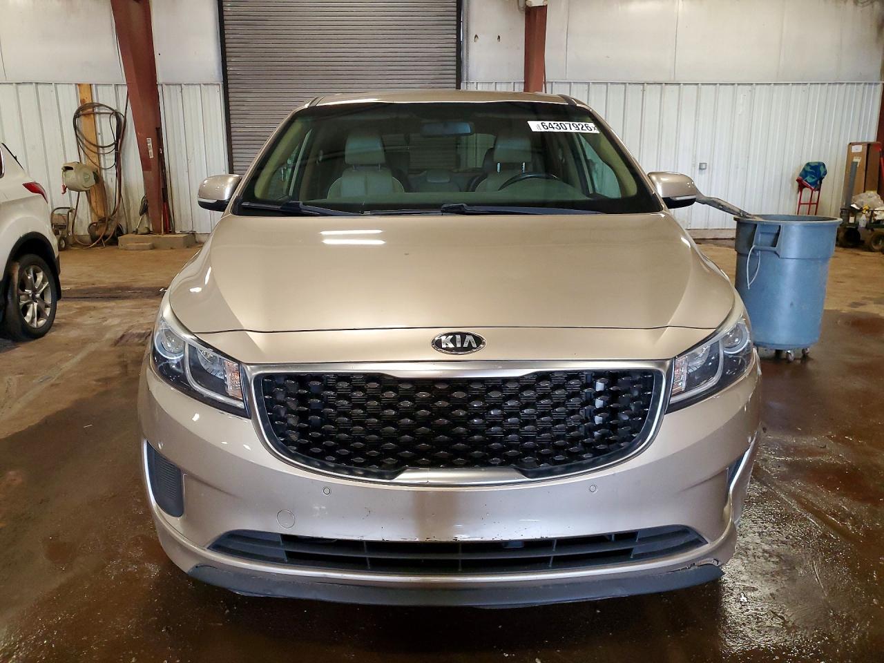 2016 KIA SEDONA LX — снимка 5