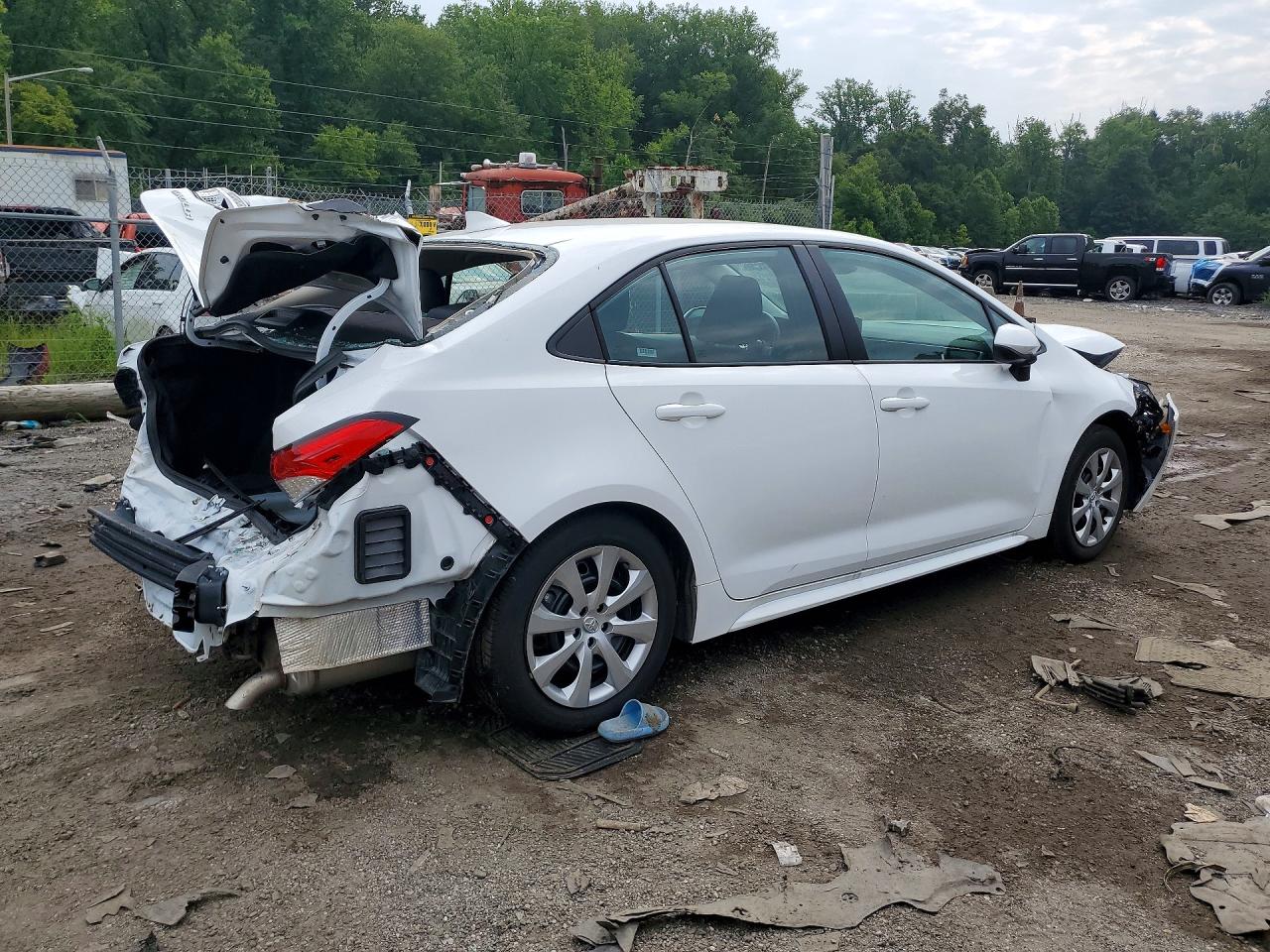 2025 TOYOTA COROLLA LE — снимка 3