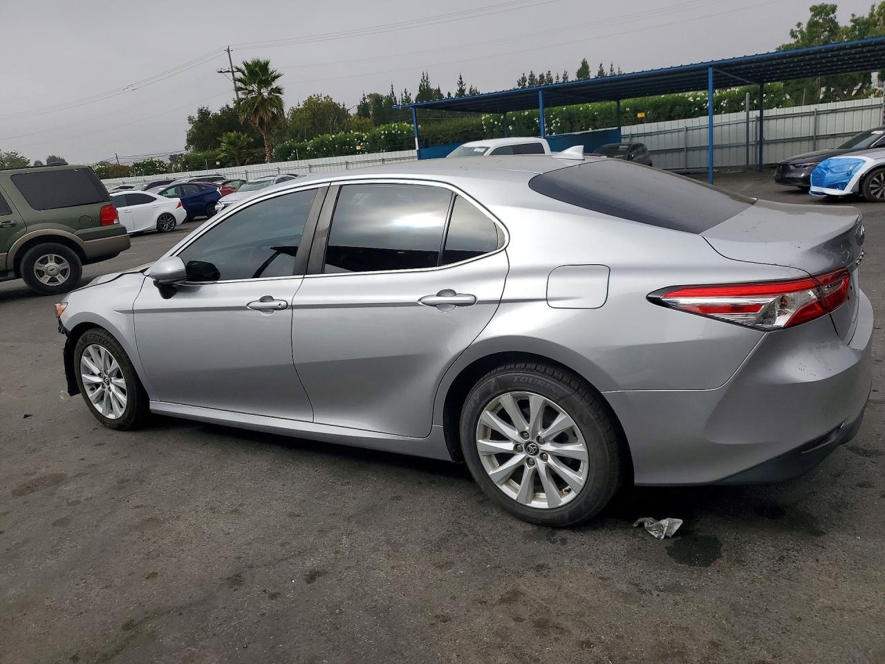 2020 TOYOTA CAMRY LE — снимка 2