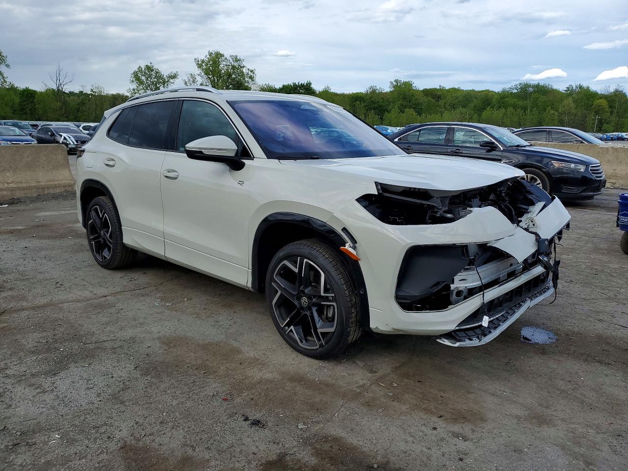 2025 VOLKSWAGEN TIGUAN SEL R-LINE BLACK — снимка 4
