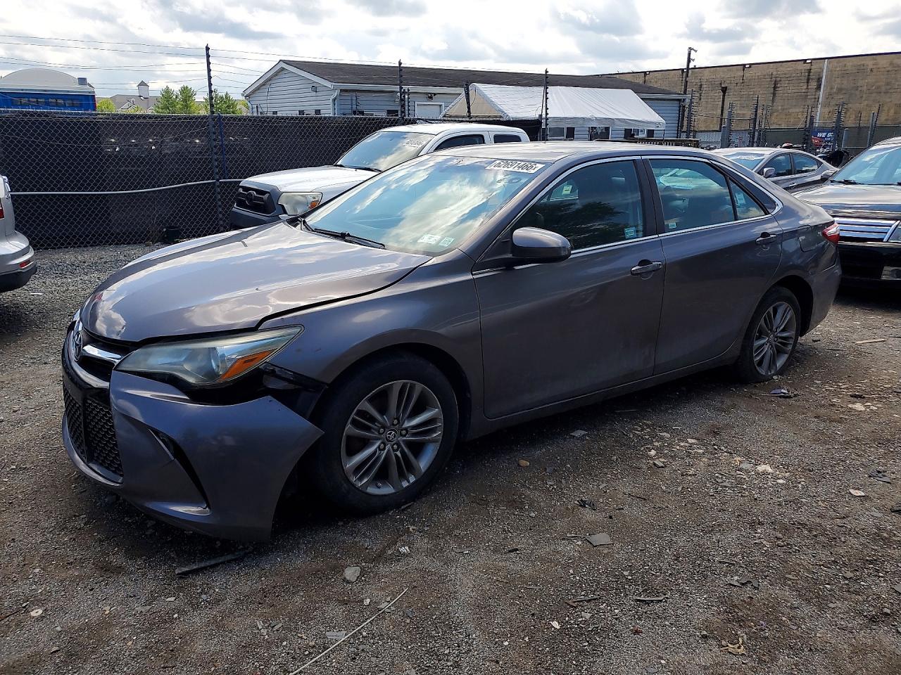 2016 TOYOTA CAMRY SE