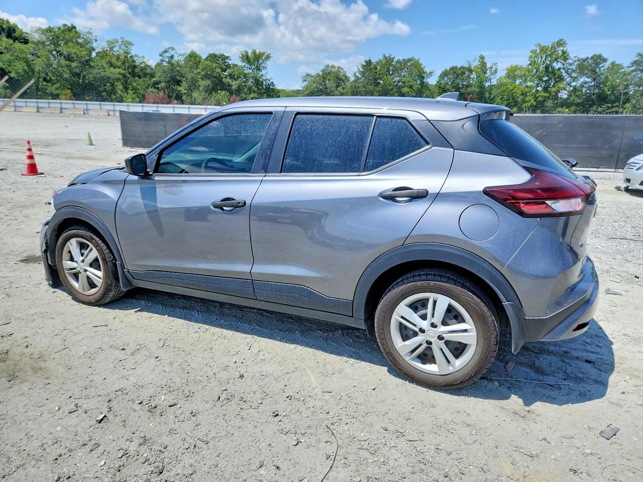 2024 NISSAN KICKS S — снимка 2