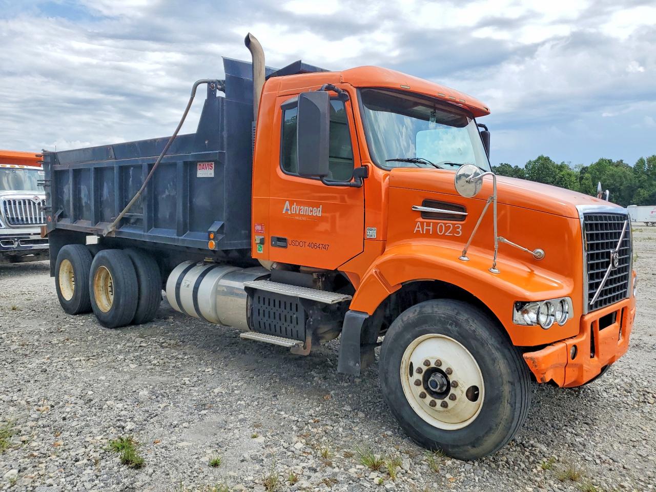 2014 VOLVO VHD — снимка 4
