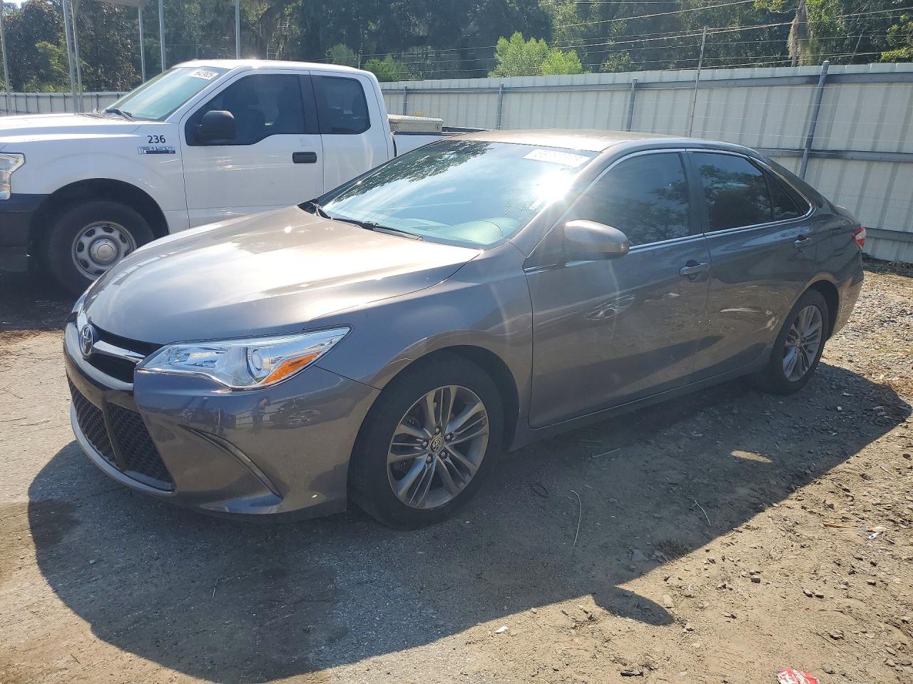 2015 TOYOTA CAMRY SE