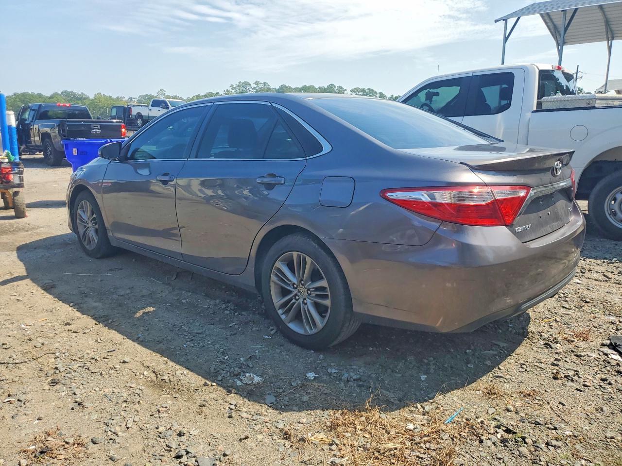 2015 TOYOTA CAMRY SE — снимка 2