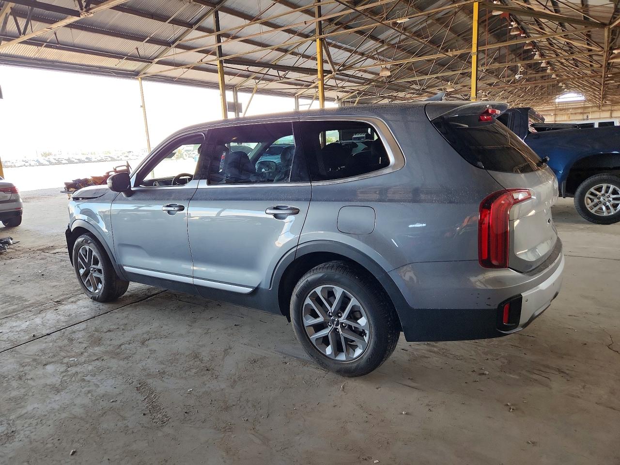 2023 KIA TELLURIDE LX — снимка 2
