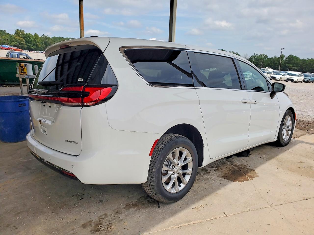 2026 CHRYSLER PACIFICA LIMITED — снимка 3