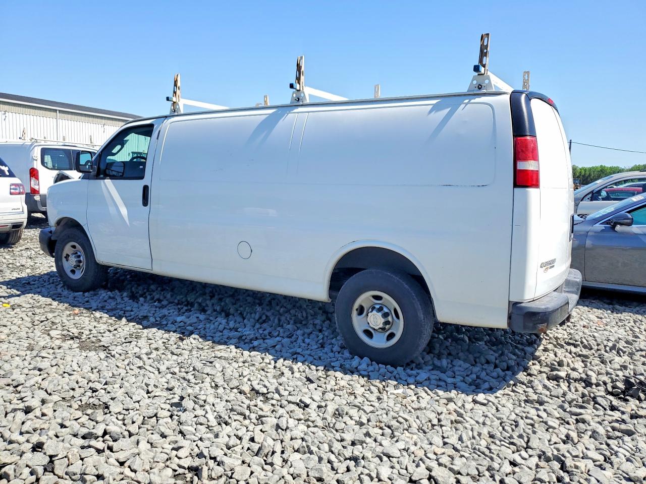 2016 CHEVROLET EXPRESS G2500 — снимка 2