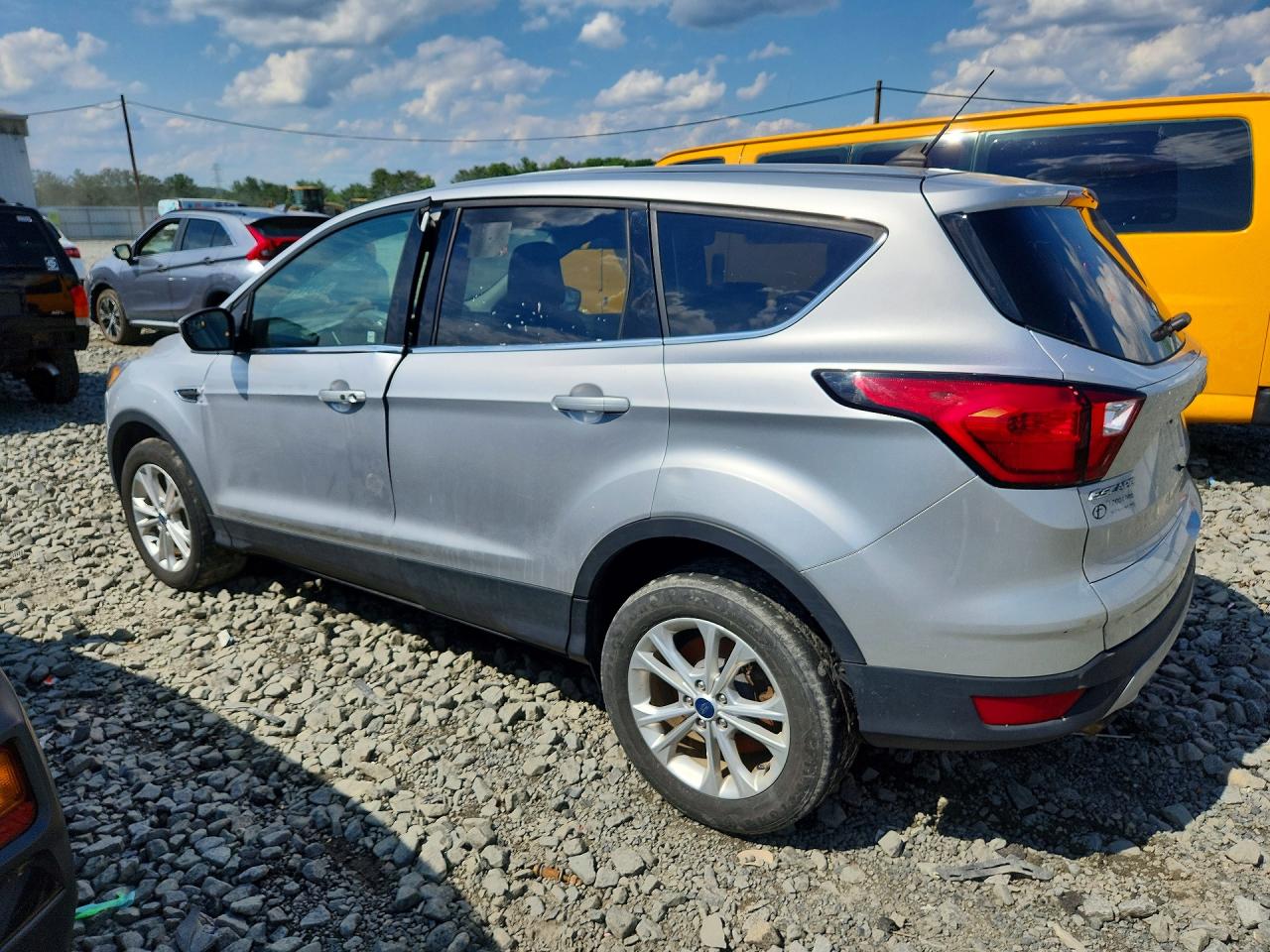 2019 FORD ESCAPE SE — снимка 2