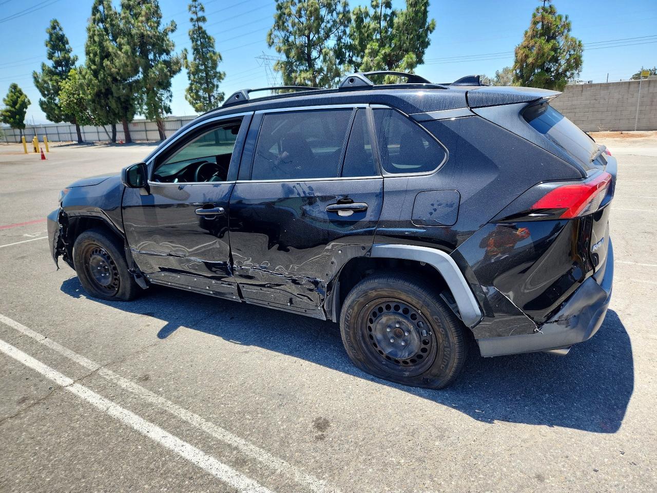 2021 TOYOTA RAV4 LE — снимка 2