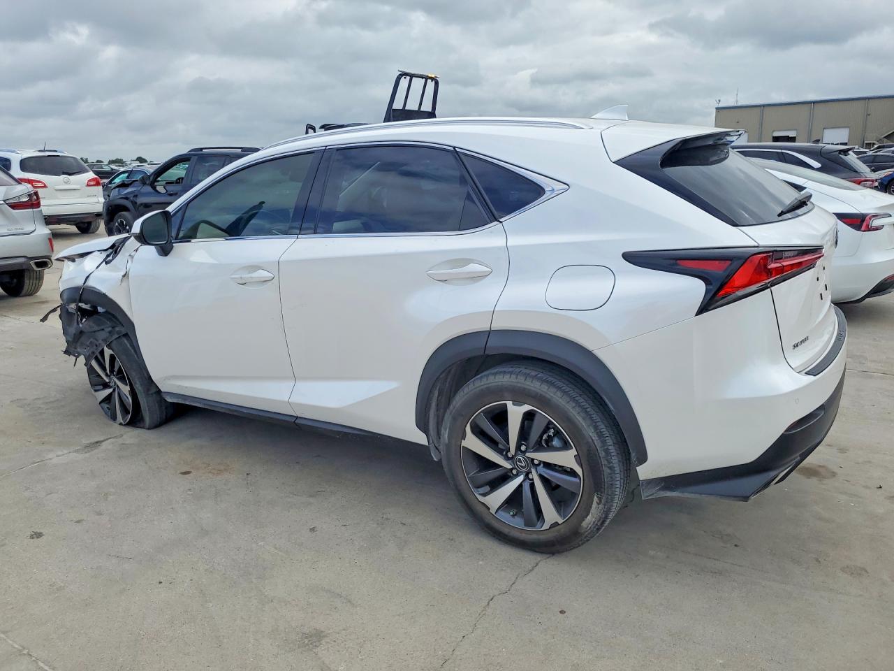 2020 LEXUS NX 300 — снимка 2