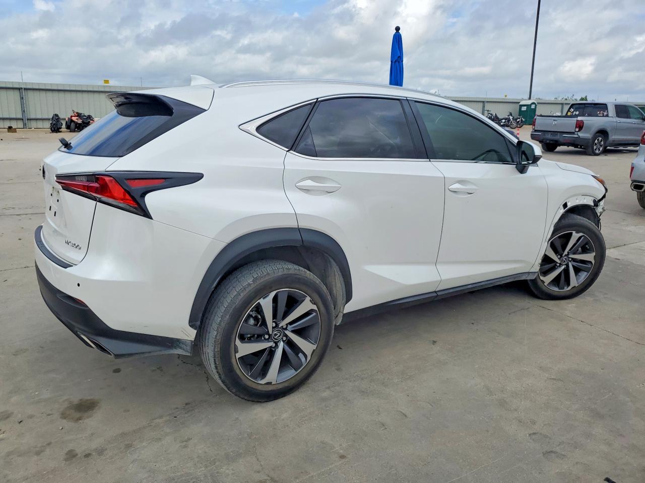 2020 LEXUS NX 300 — снимка 3
