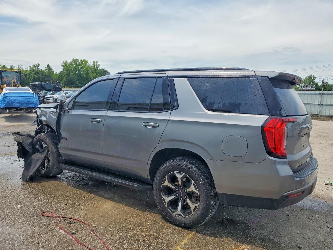 2021 GMC YUKON AT4 — снимка 2