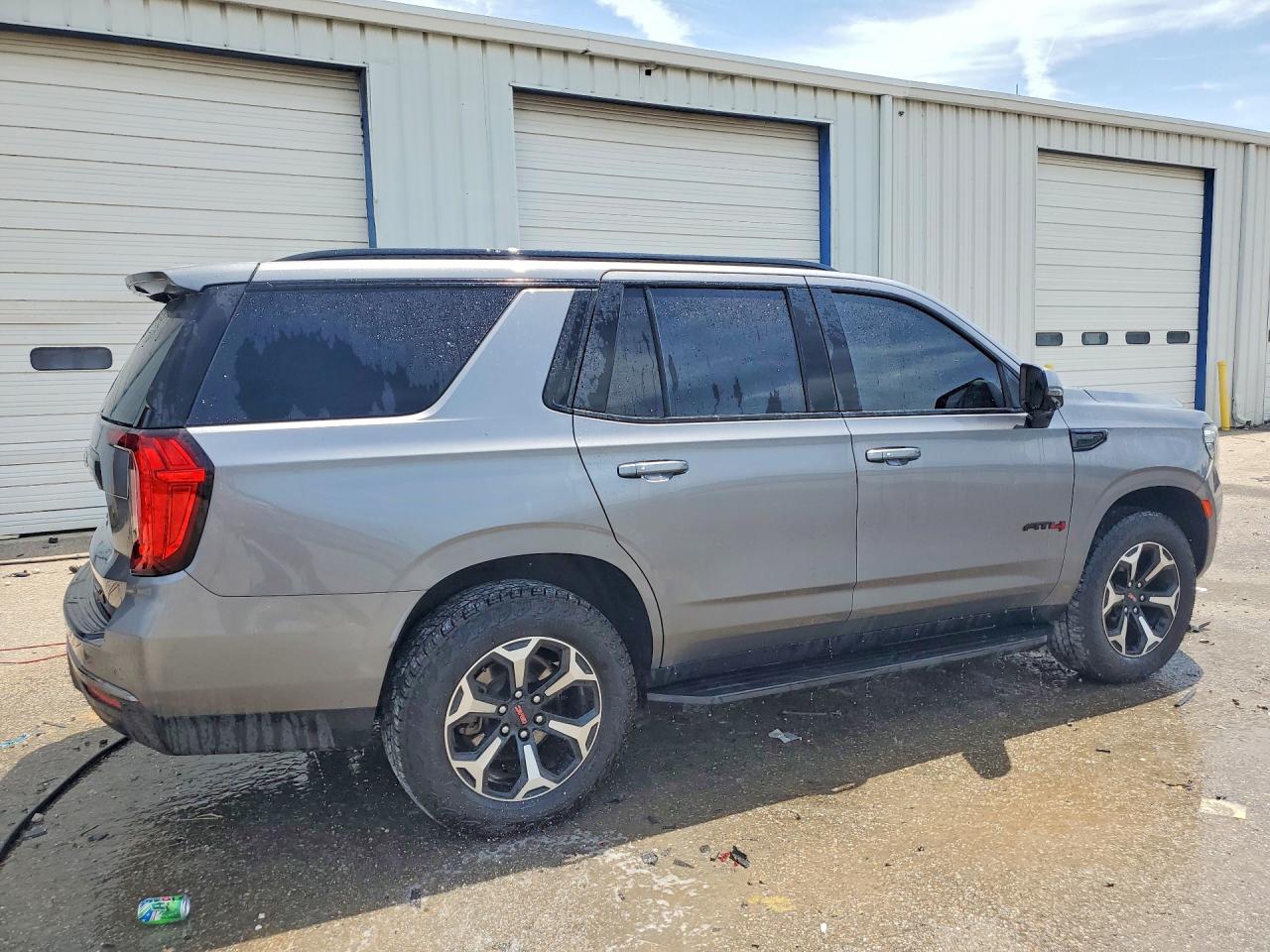 2021 GMC YUKON AT4 — снимка 3