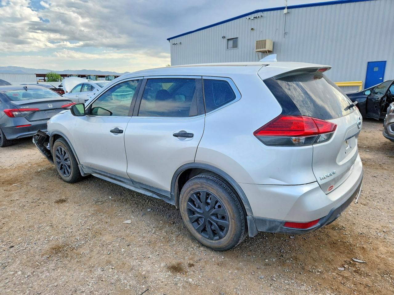 2017 NISSAN ROGUE S — снимка 2