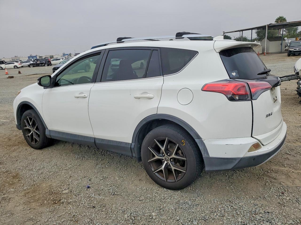 2016 TOYOTA RAV4 SE — снимка 2