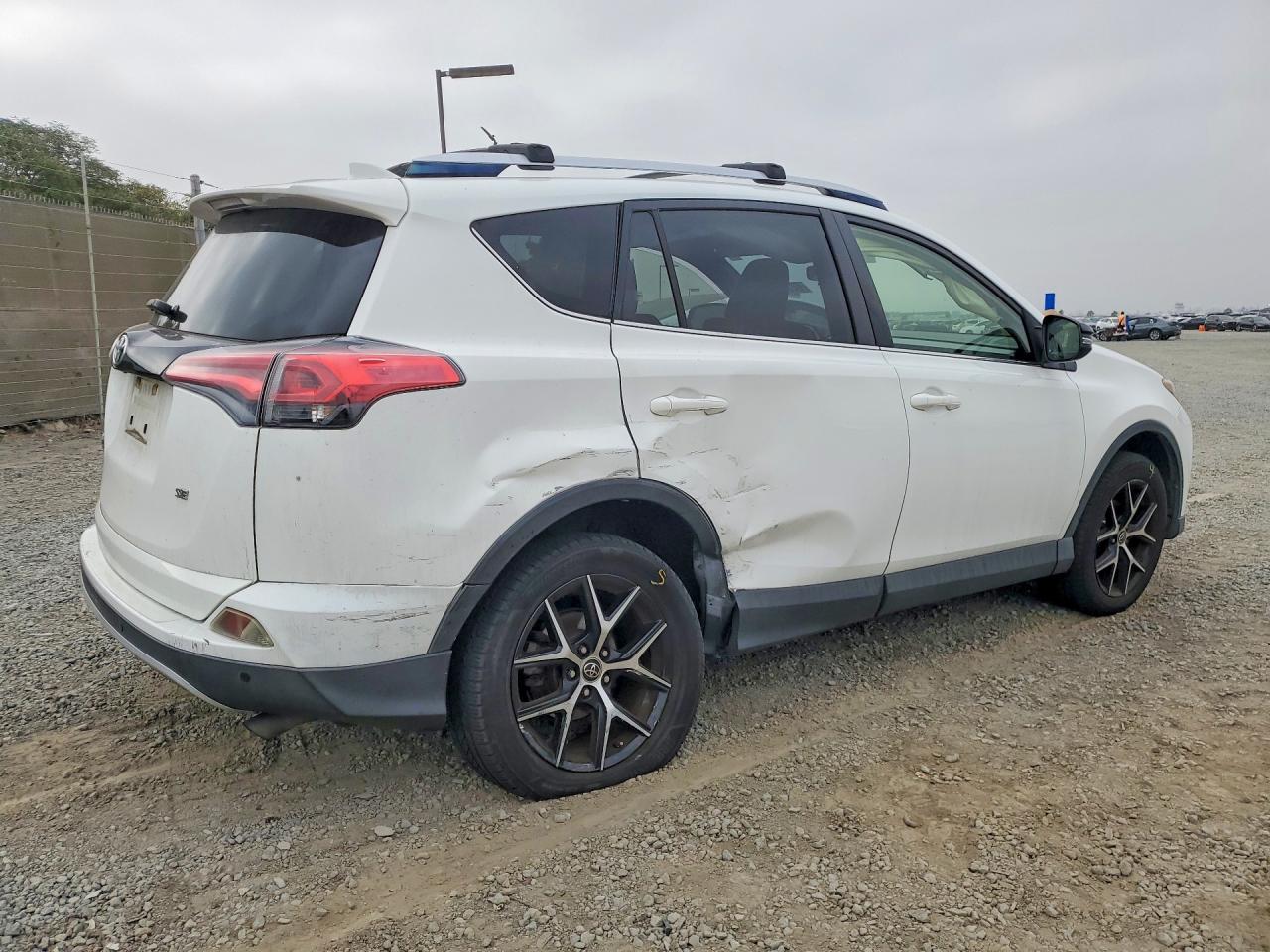 2016 TOYOTA RAV4 SE — снимка 3