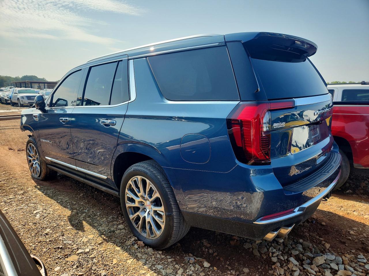 2025 GMC YUKON DENALI — снимка 2