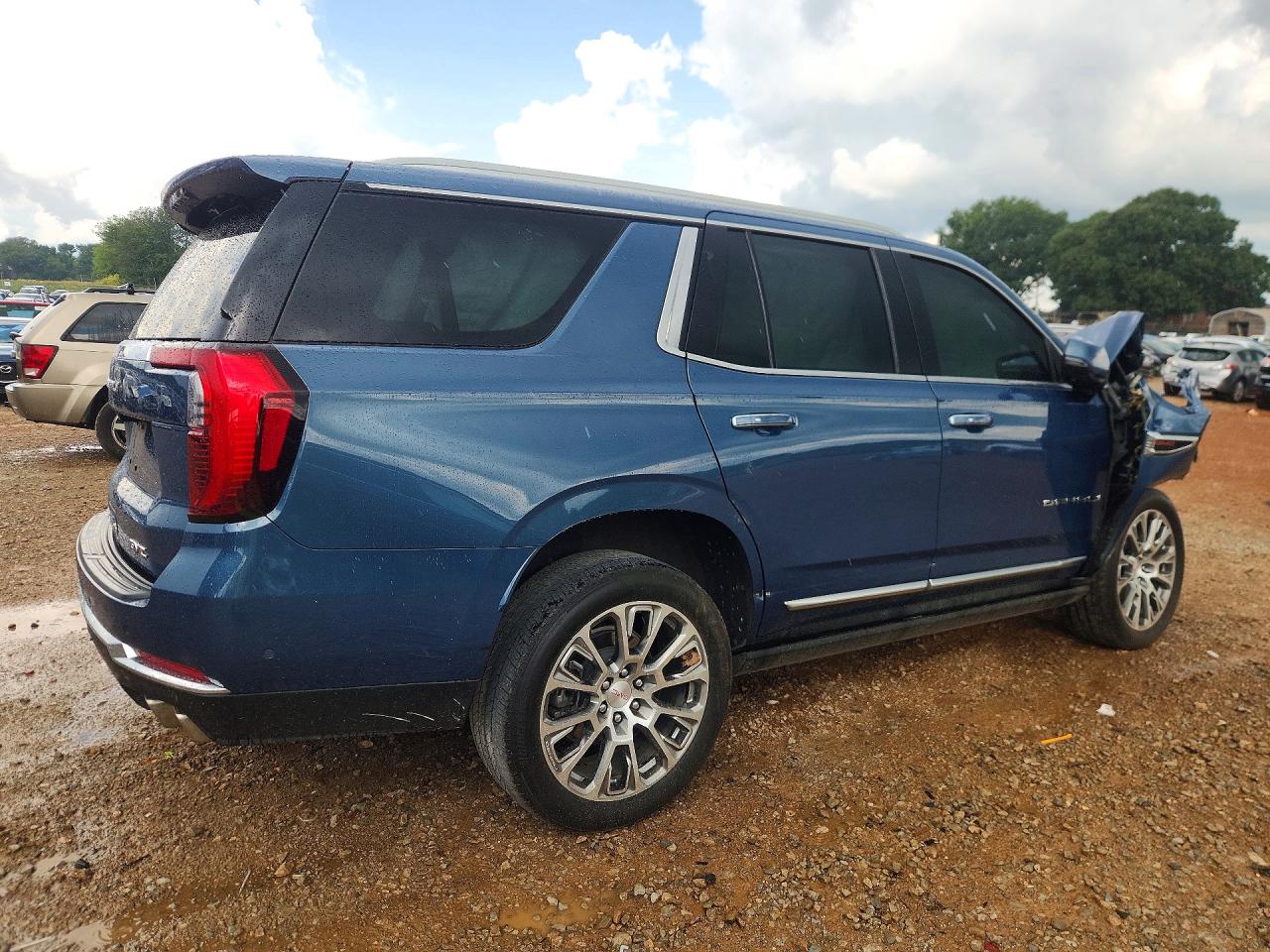 2025 GMC YUKON DENALI — снимка 3