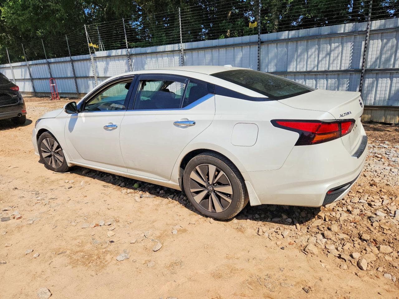 2019 NISSAN ALTIMA SL — снимка 2
