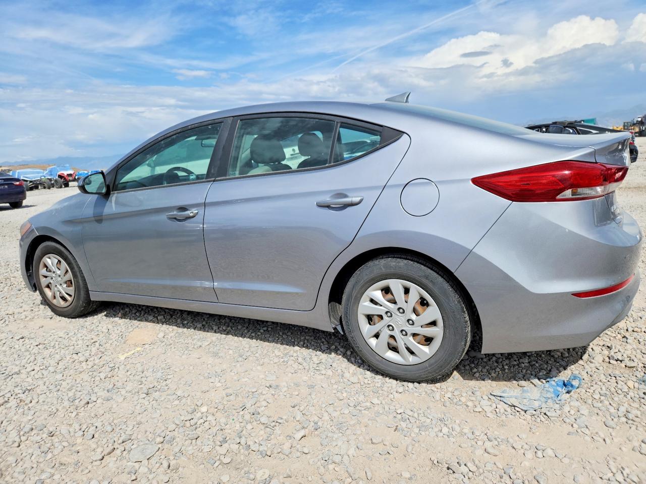 2017 HYUNDAI ELANTRA SE — снимка 2