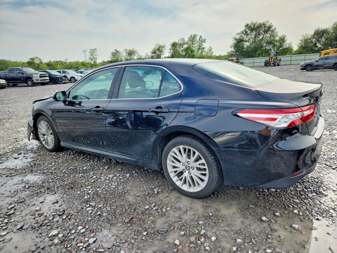 2018 TOYOTA CAMRY XLE — снимка 2