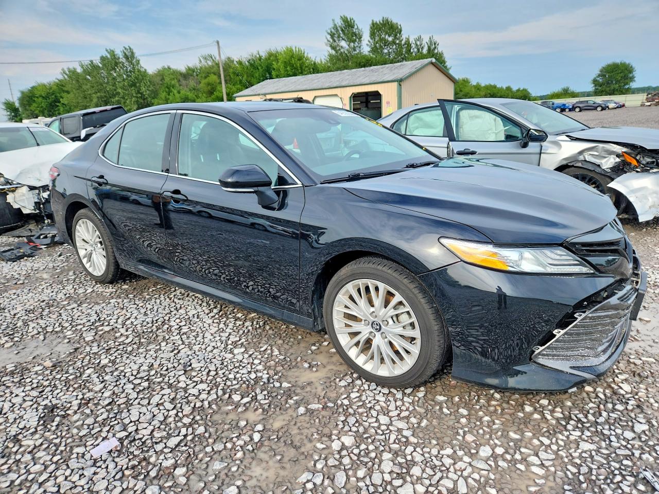 2018 TOYOTA CAMRY XLE — снимка 4