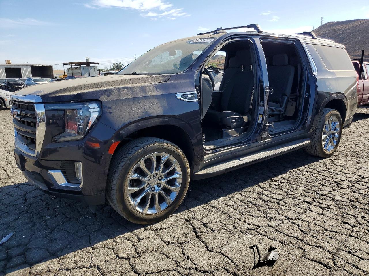 2023 GMC YUKON XL C1500 SLE