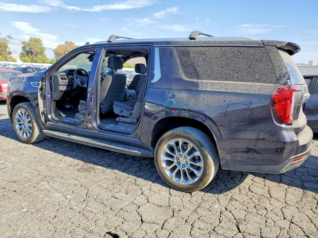 2023 GMC YUKON XL C1500 SLE — снимка 2