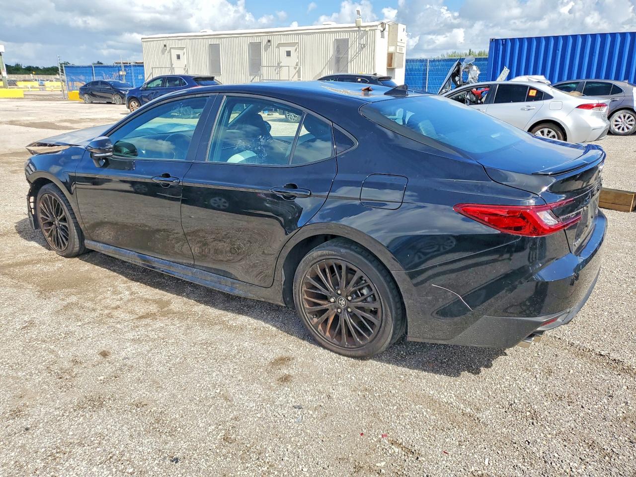 2026 TOYOTA CAMRY SE — снимка 2