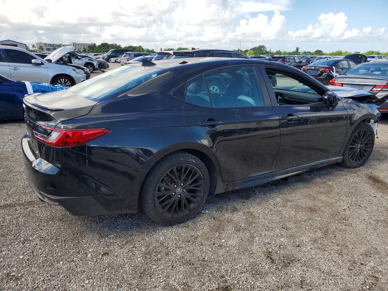 2026 TOYOTA CAMRY SE — снимка 3