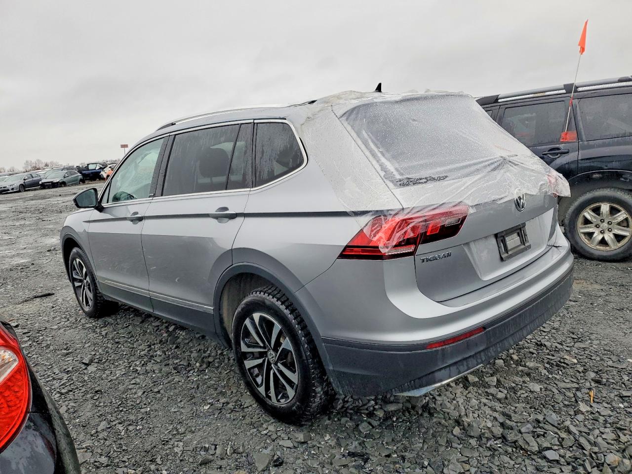 2021 VOLKSWAGEN TIGUAN SE — снимка 2