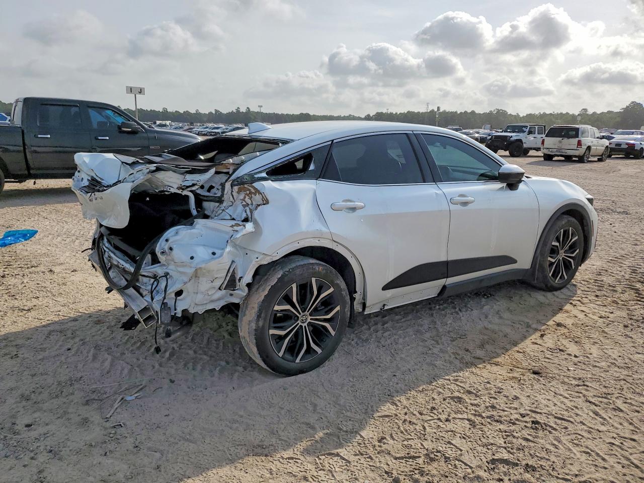 2024 TOYOTA CROWN XLE — снимка 3