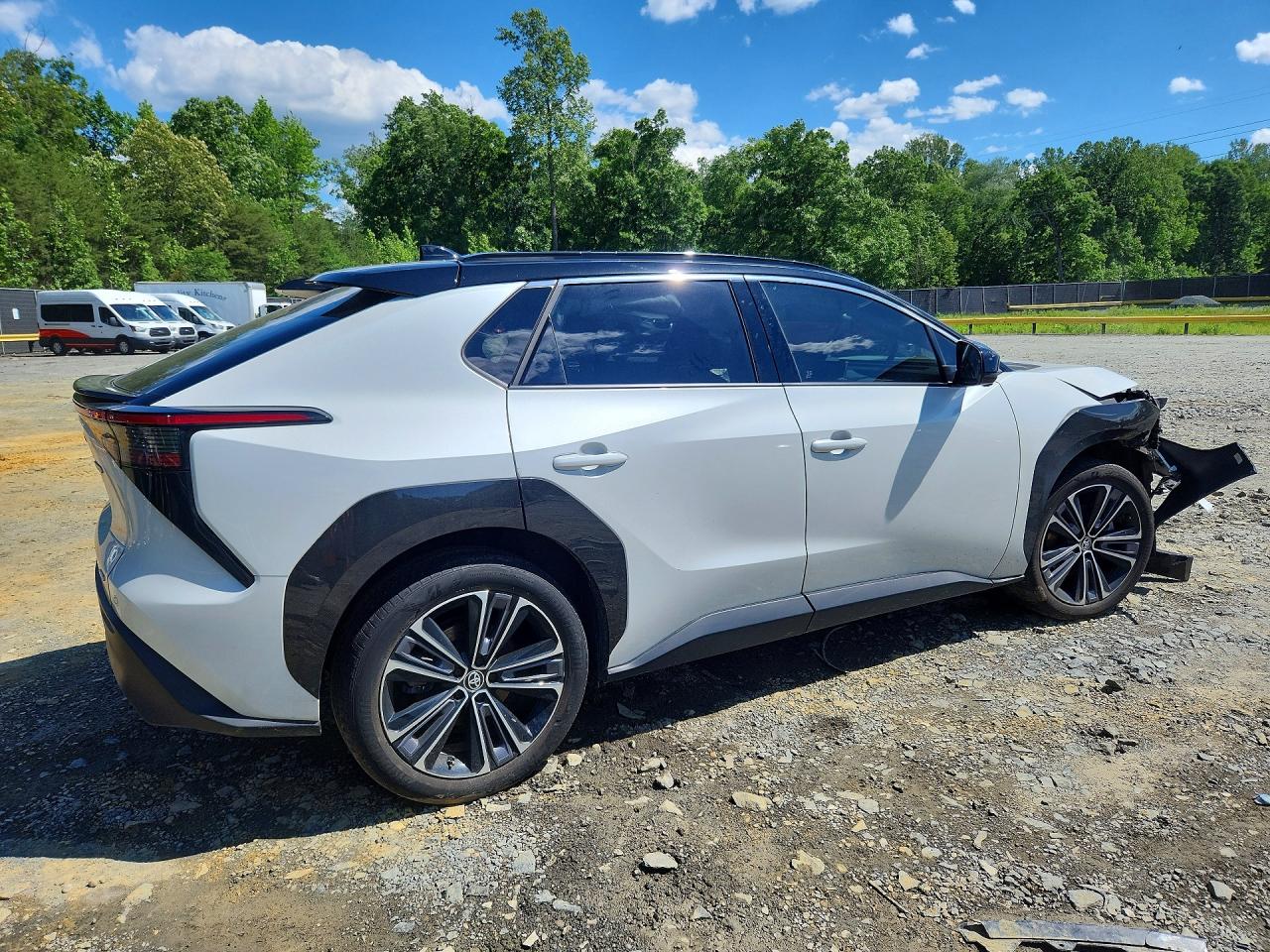 2023 TOYOTA BZ4X LIMITED — снимка 3