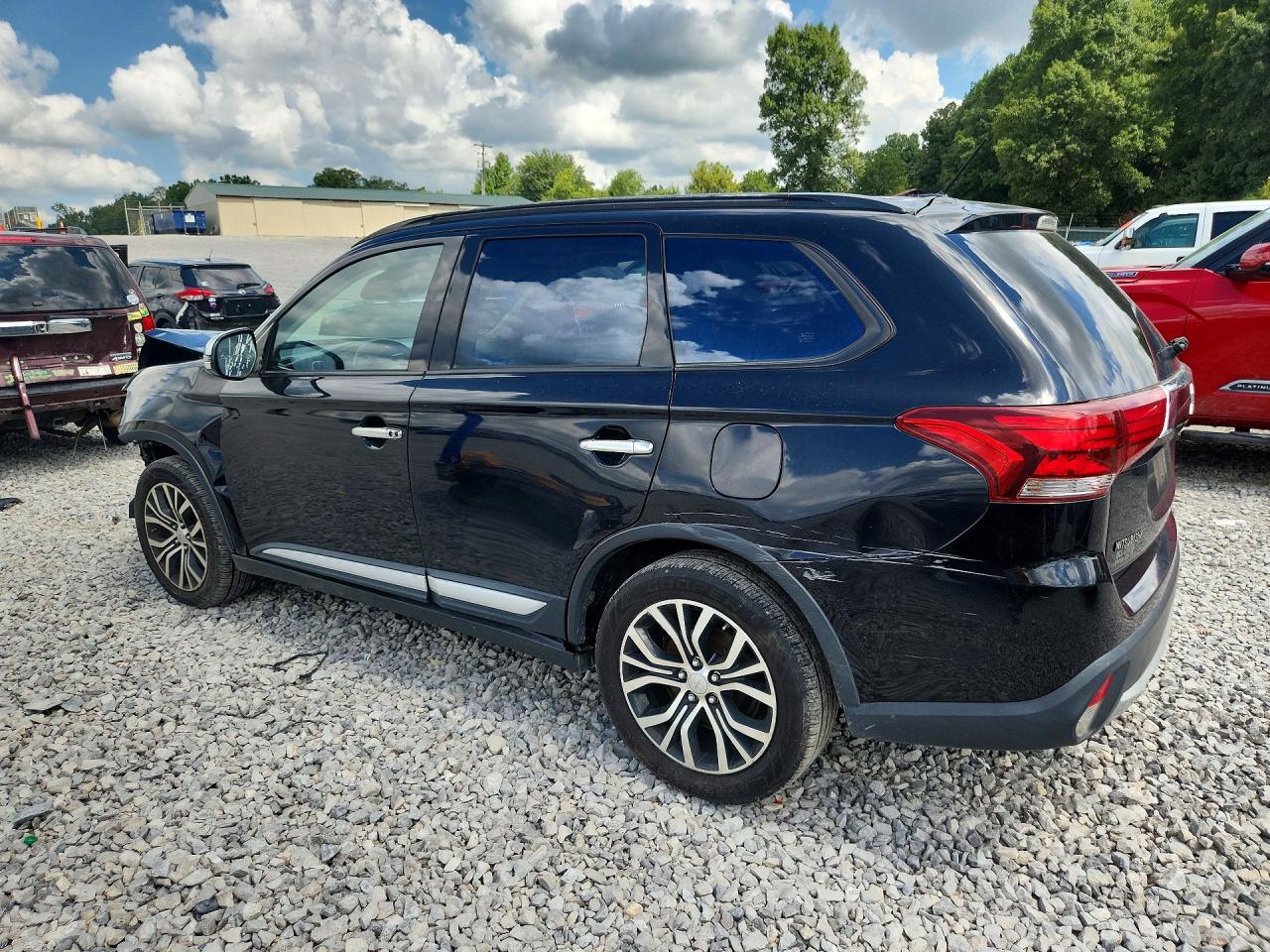 2016 MITSUBISHI OUTLANDER SE — снимка 2