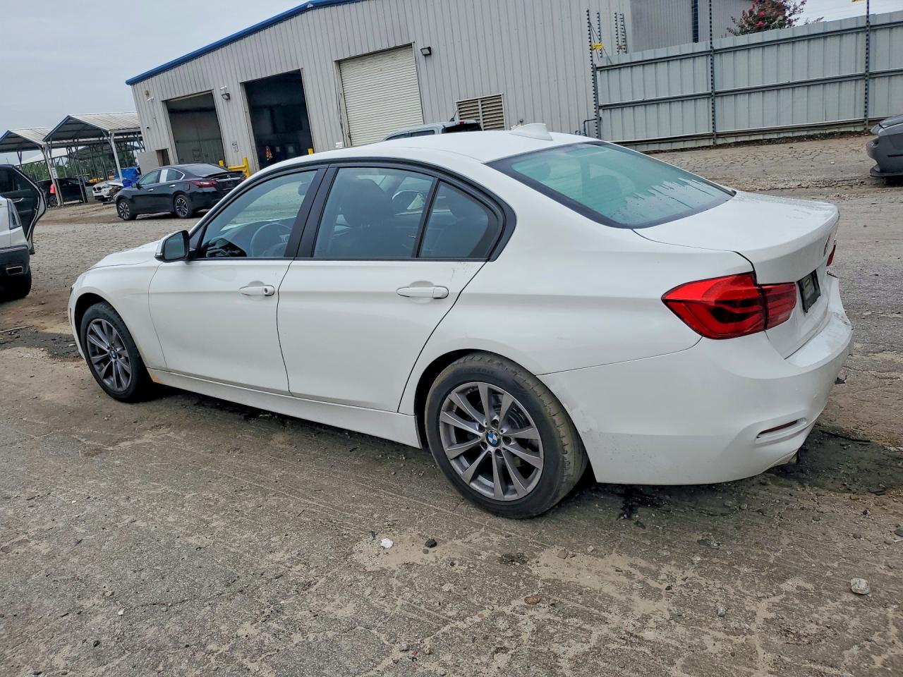 2018 BMW 320 I — снимка 2