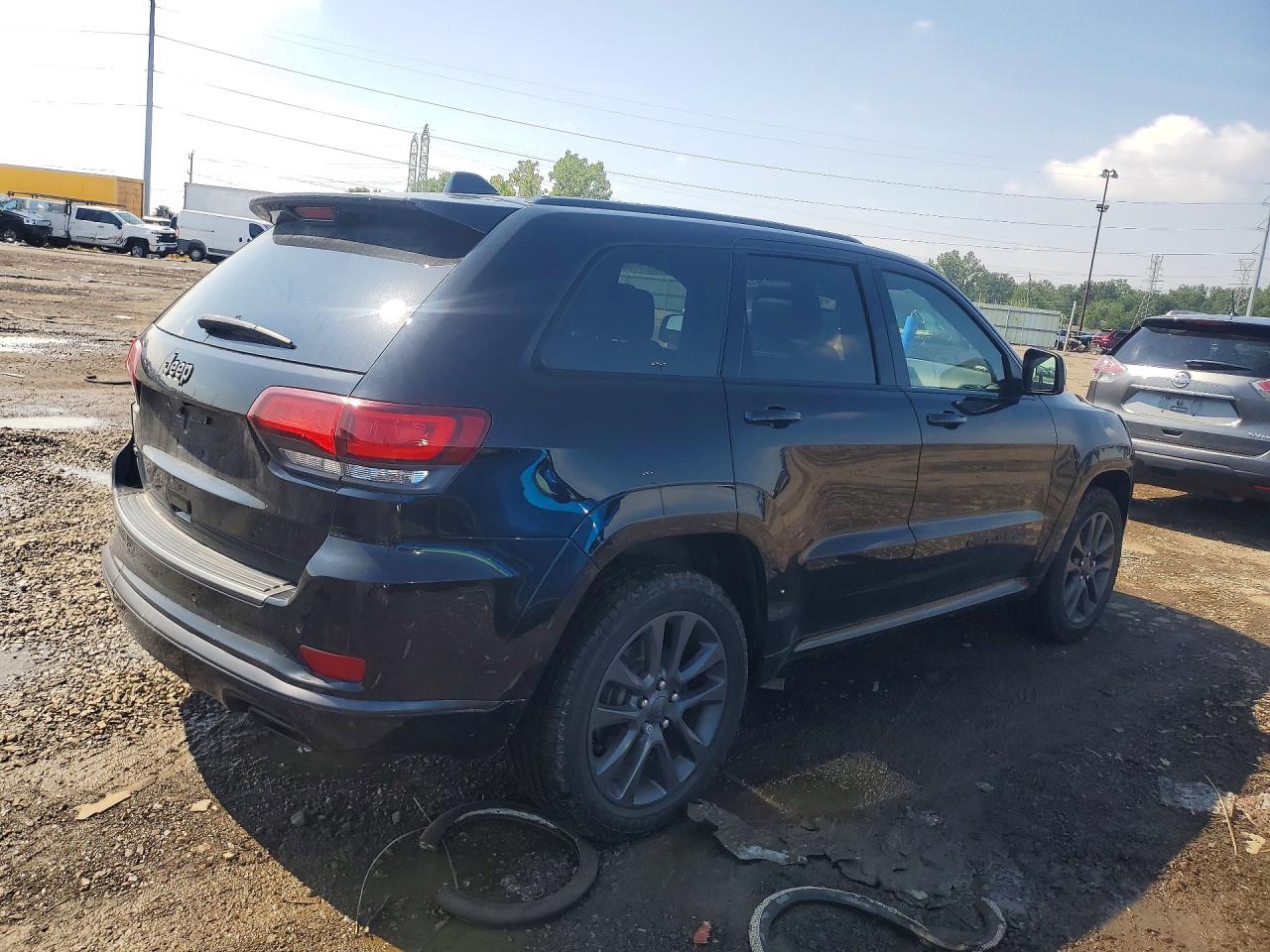 2019 JEEP GRAND CHEROKEE OVERLAND — снимка 3