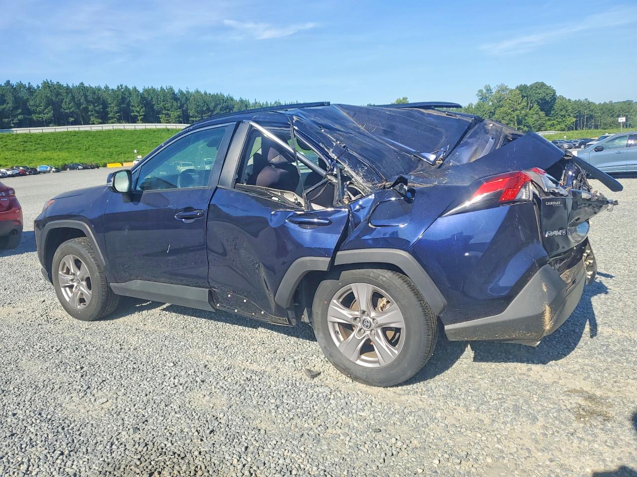 2022 TOYOTA RAV4 XLE — снимка 2