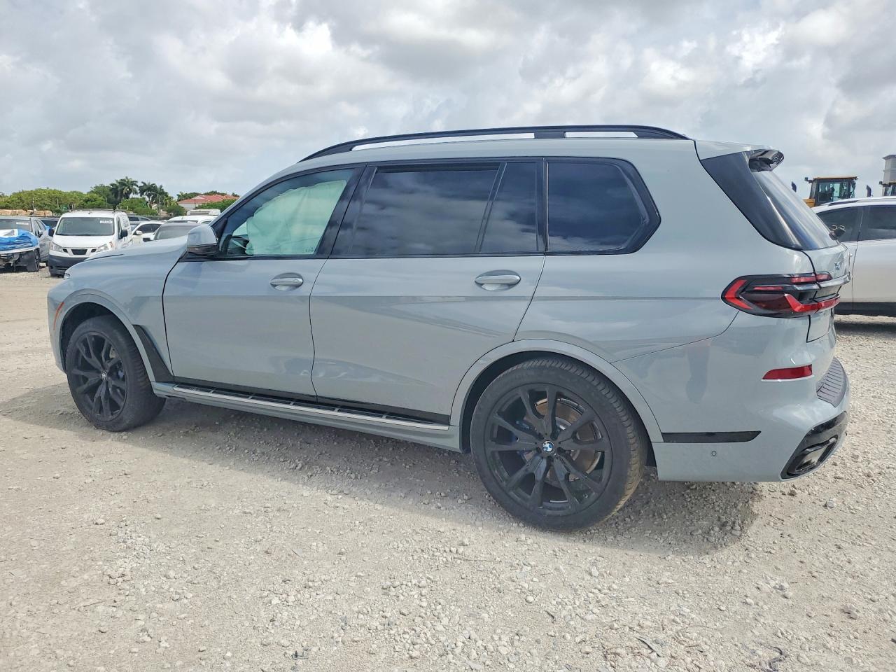 2026 BMW X7 XDRIVE40I — снимка 2