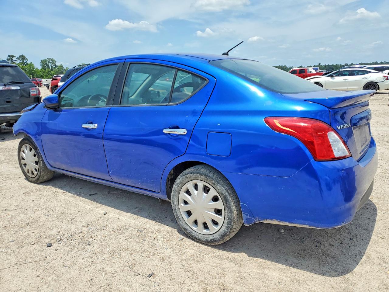 2016 NISSAN VERSA 1.6 SV — снимка 2