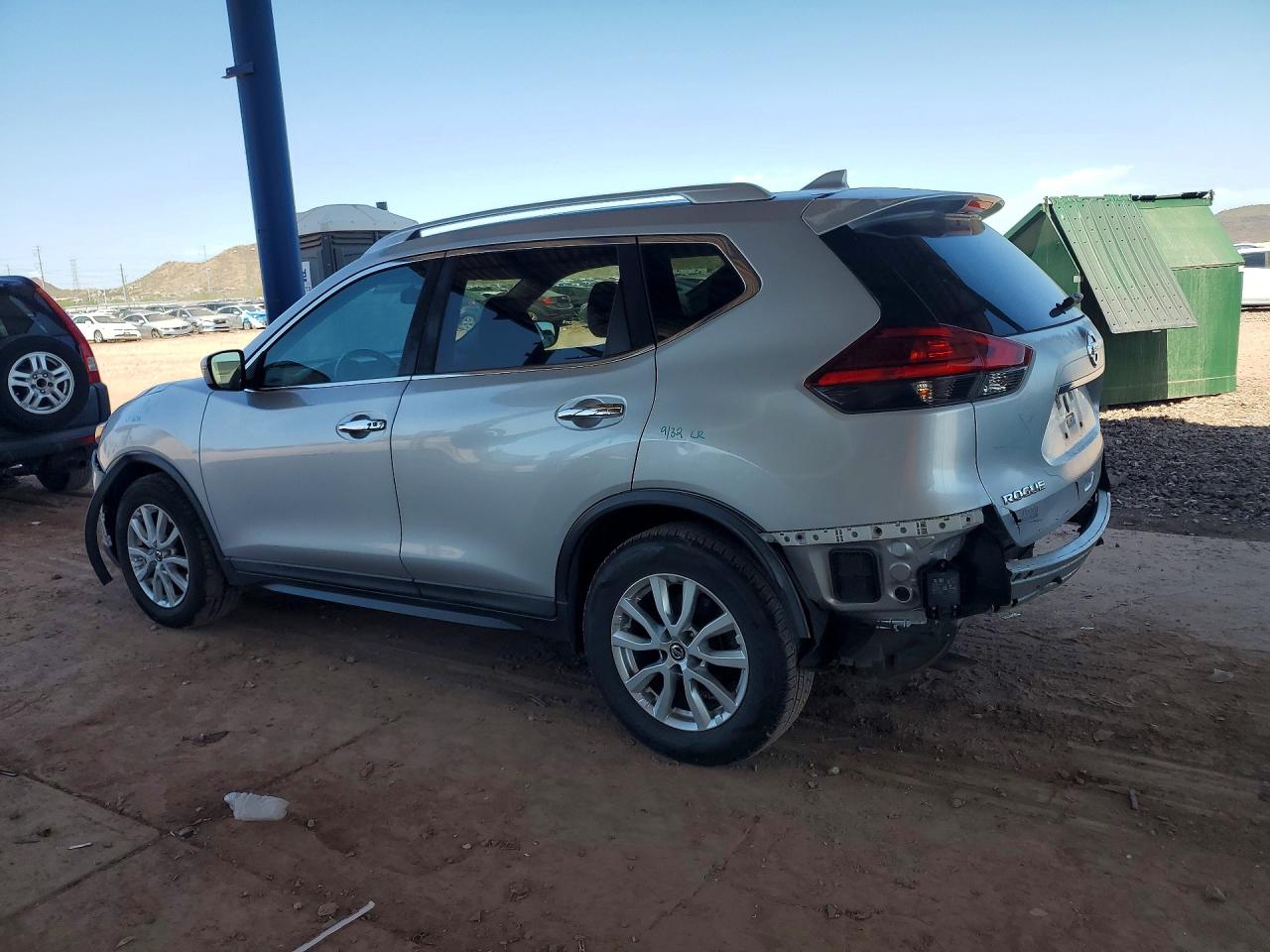 2017 NISSAN ROGUE SV — снимка 2