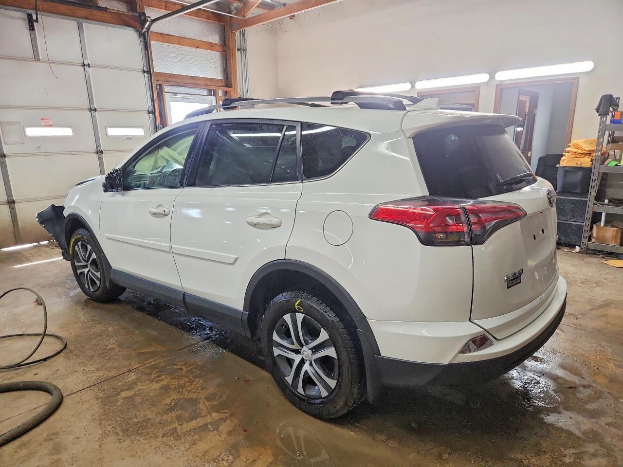 2018 TOYOTA RAV4 LE — снимка 2
