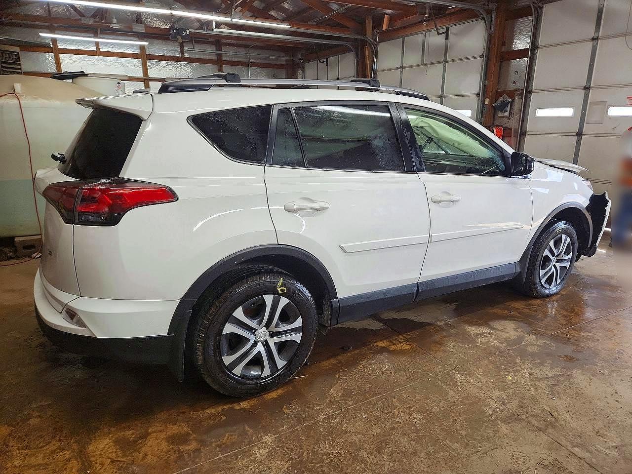 2018 TOYOTA RAV4 LE — снимка 3