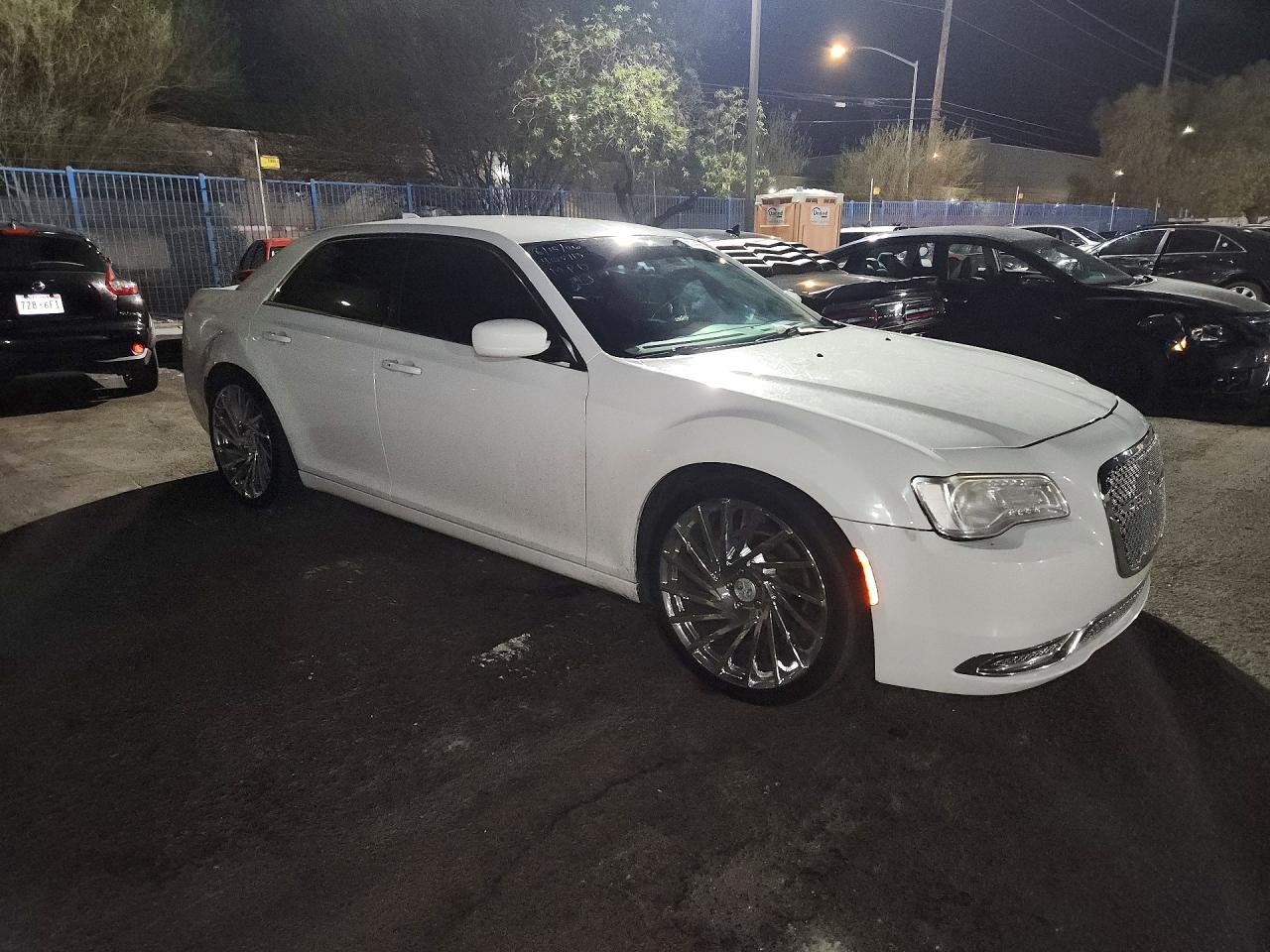 2015 CHRYSLER 300 LIMITED — снимка 4
