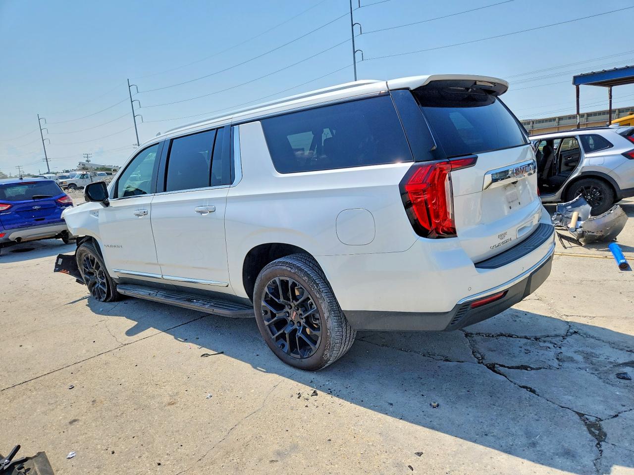 2023 GMC YUKON XL C1500 SLT — снимка 2