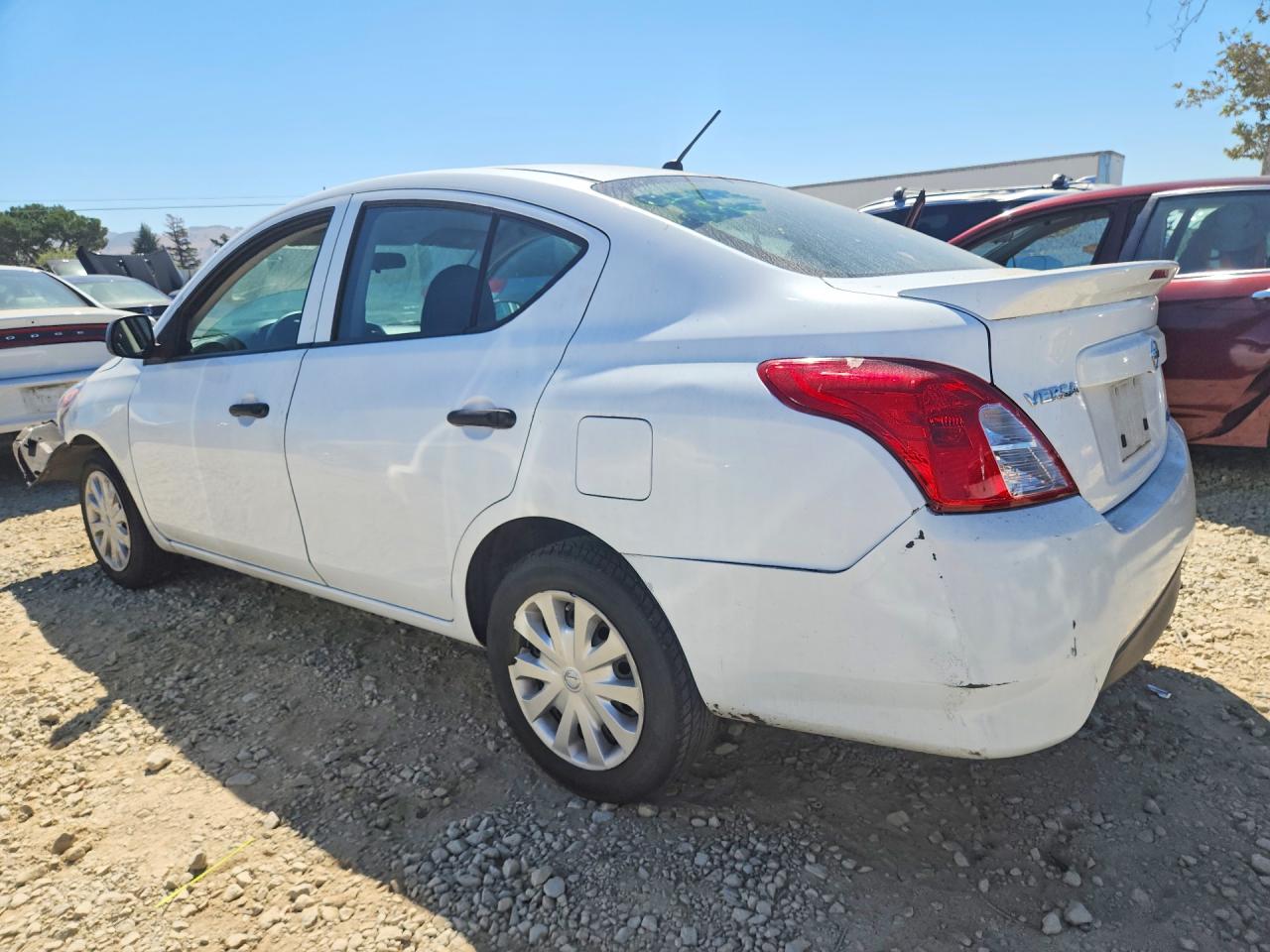 2015 NISSAN VERSA 1.6 S — снимка 2