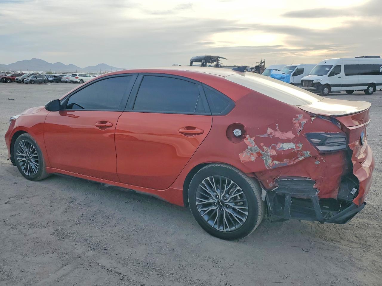 2022 KIA FORTE GT LINE — снимка 2