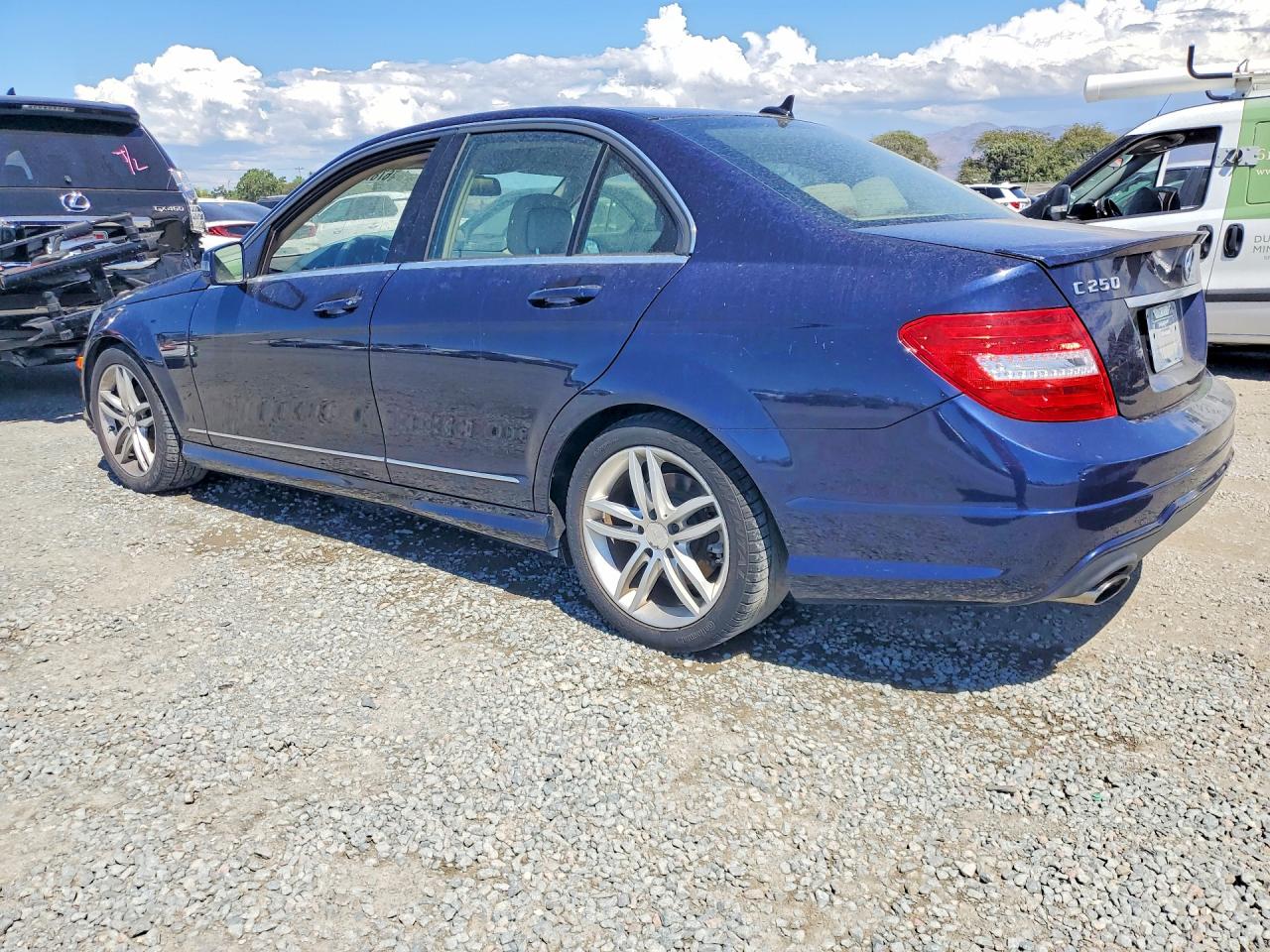 2013 MERCEDES-BENZ C 250 — снимка 2