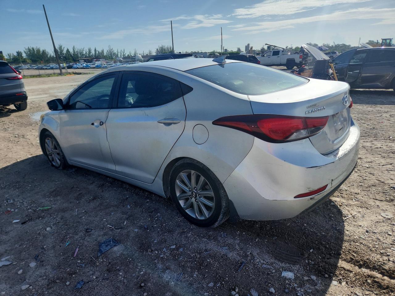2016 HYUNDAI ELANTRA SE — снимка 2