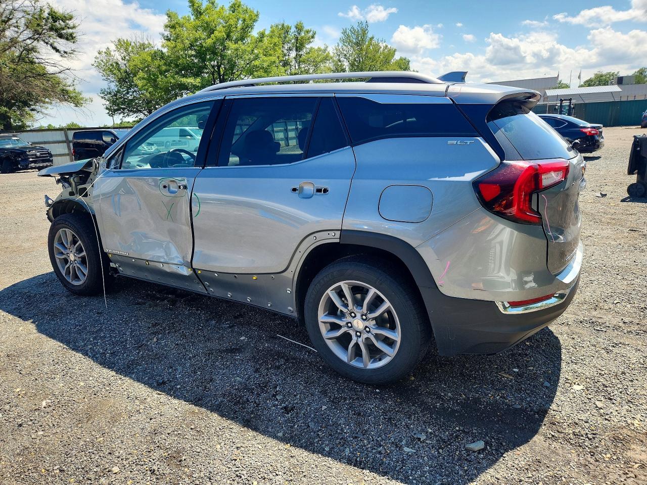 2024 GMC TERRAIN SLT — снимка 2